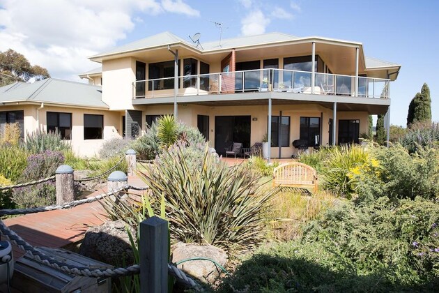 Gallery - Hilltop Apartments Phillip Island - Adults Only