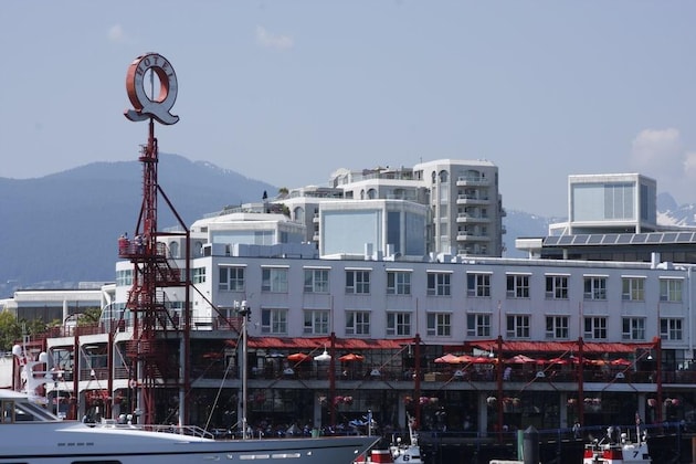 Gallery - Lonsdale Quay Hotel