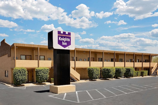 Gallery - Knights Inn Page