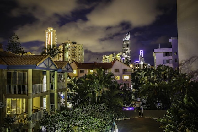 Gallery - Surfers Beach Holiday Apartments