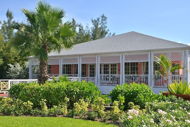 Gallery - Sandyport Beach Resort