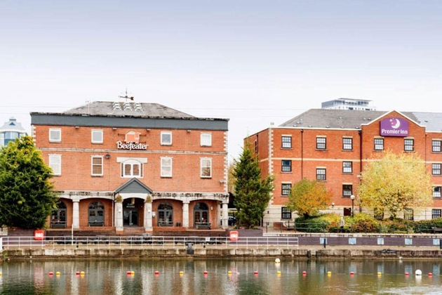 Gallery - Premier Inn Manchester Salford Quays