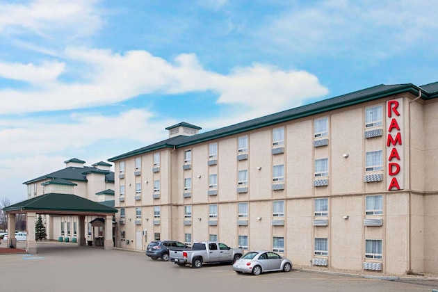 Gallery - Ramada By Wyndham Red Deer Hotel & Suites