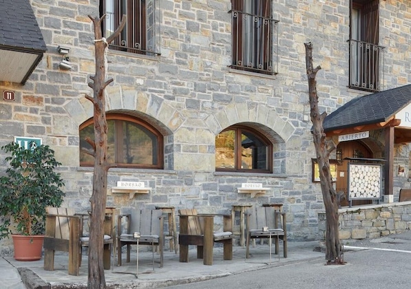 Gallery - Aparthotel Tres Quiñones