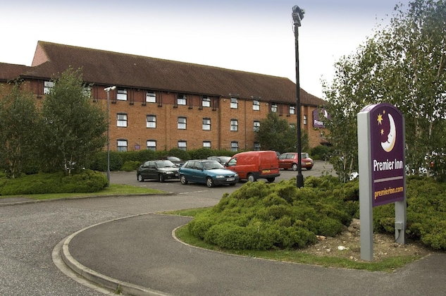Gallery - Premier Inn York South West
