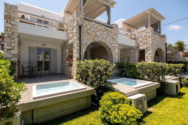 Gallery - Anemomylos Residence