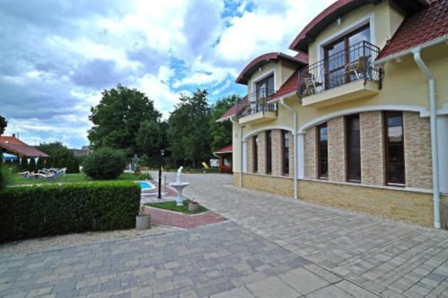 Gallery - Bajor Panzio Aparthotel Restaurant - Adults Only