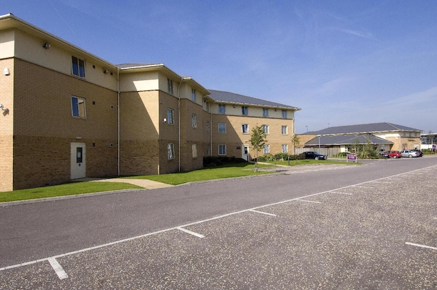 Gallery - Premier Inn Gloucester Business Park