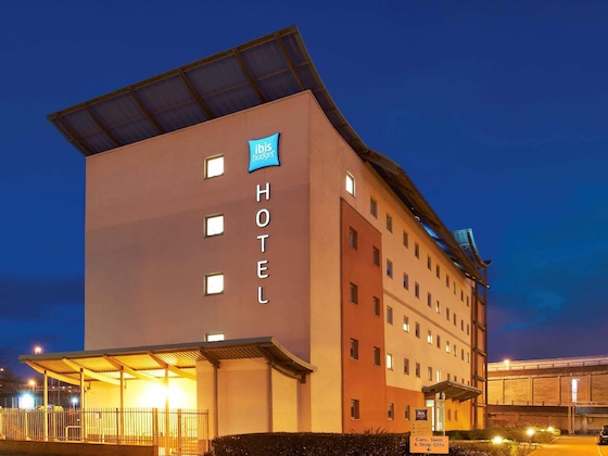 Gallery - Ibis Budget Newport