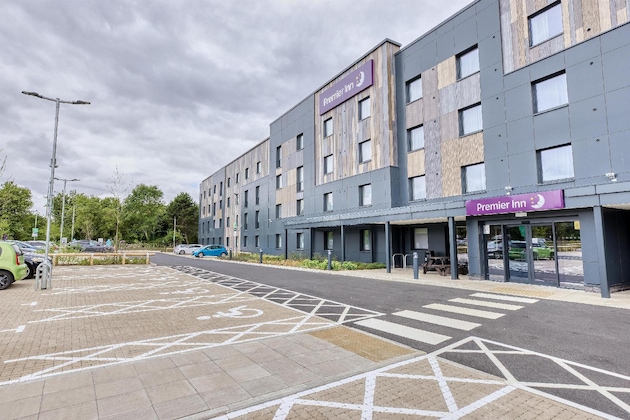 Gallery - Premier Inn Milton Keynes (Willen Lake)