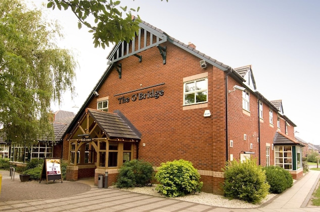 Gallery - Premier Inn Taunton Central (North)