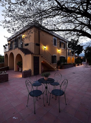 Gallery - La Terra Del Mezzo