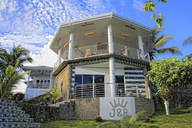 Gallery - J&R Residence