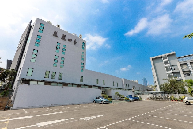 Gallery - R7 Hotel