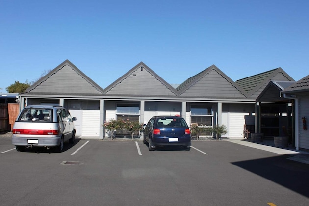 Gallery - Big Five Motel