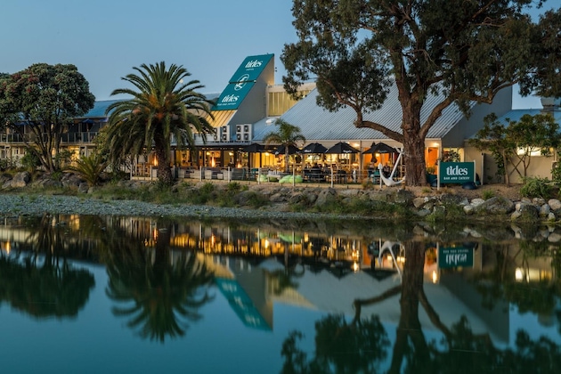Gallery - Tides Hotel