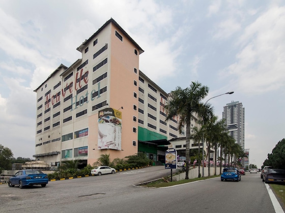 Gallery - Oyo Capital O 89357 Unicorn Hotel