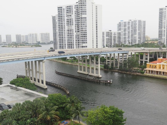 Gallery - Ocean Reserve Luxury Condos Across From Sunny Isles Beach