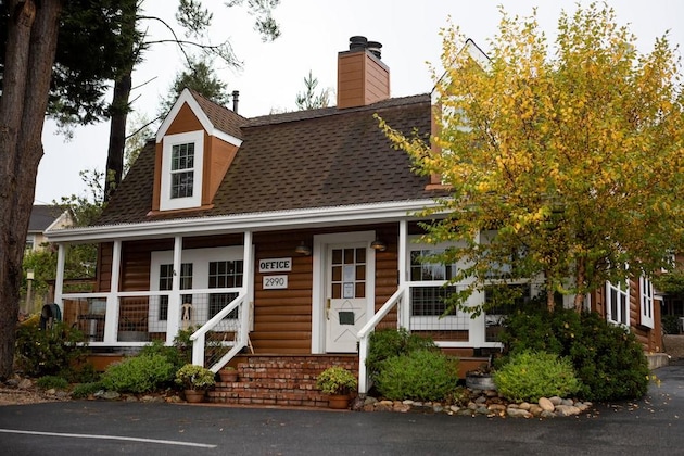 Gallery - J Patrick Inn