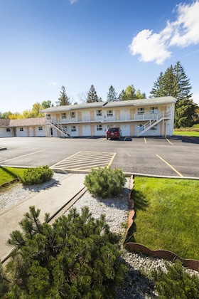 Gallery - The Springwater Inn