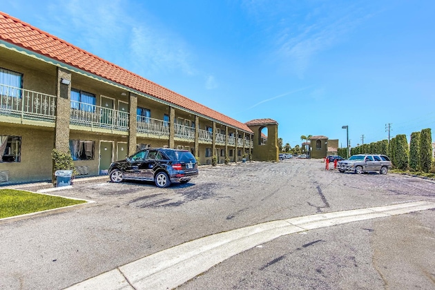 Gallery - Budget Inn