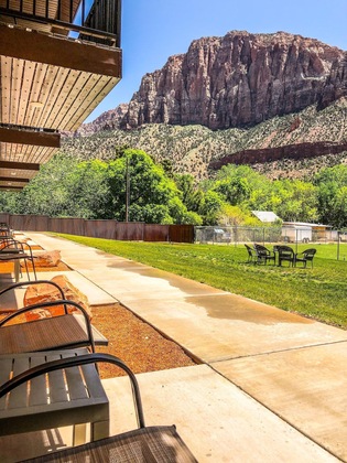 Gallery - Bumbleberry Inn