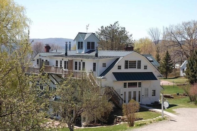 Gallery - Windham Hill Inn