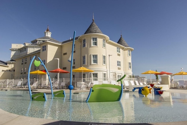 Gallery - Cedar Point's Hotel Breakers
