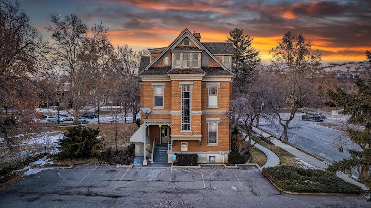 Gallery - Anniversary Inn - South Temple