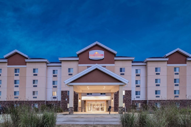 Gallery - Hawthorn Suites By Wyndham Dickinson