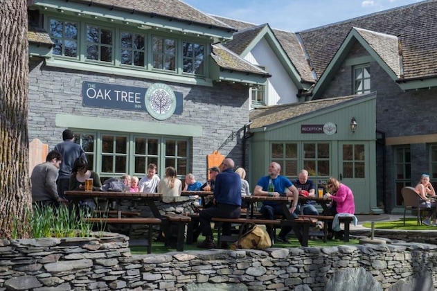 Gallery - The Oak Tree Inn