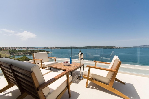 Gallery - Seafront Luxury Apartments Fun