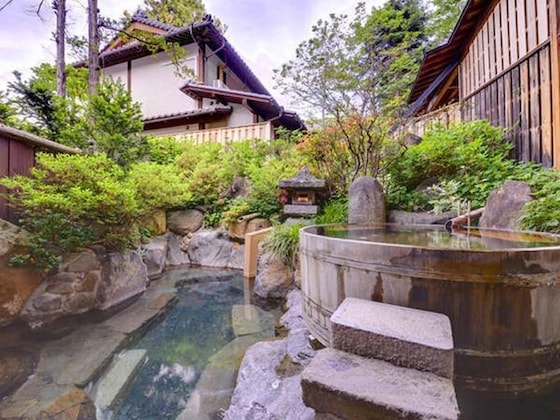 Gallery - Jinpyokaku Honten