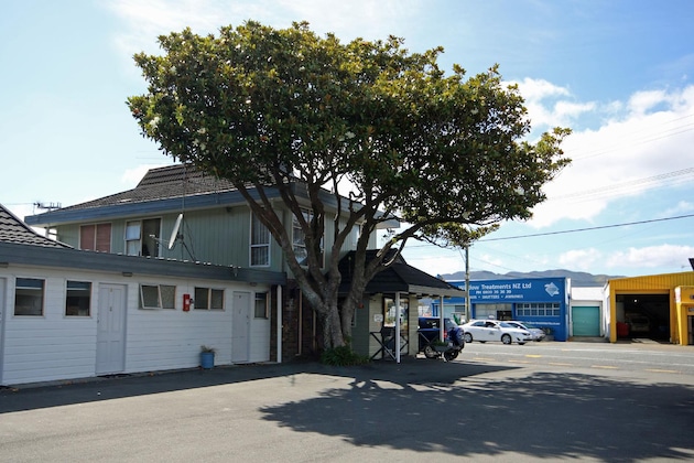 Gallery - Midway Pacifica Lodge