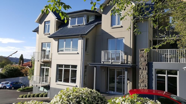 Gallery - Bluestone On George