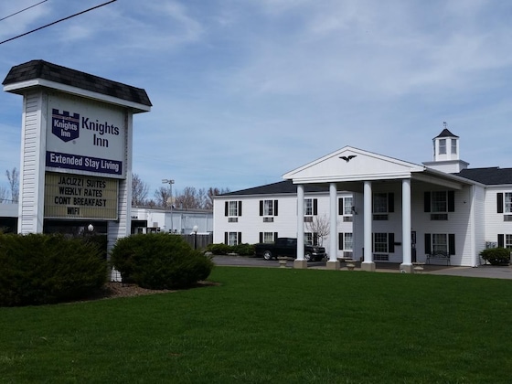Gallery - Knights Inn Sandusky