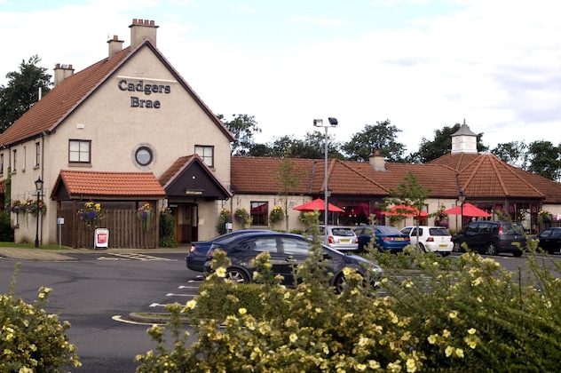 Gallery - Premier Inn Falkirk East