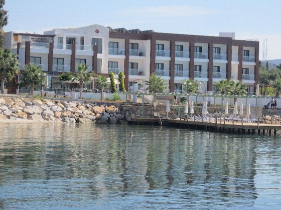 Gallery - Small Beach Hotel