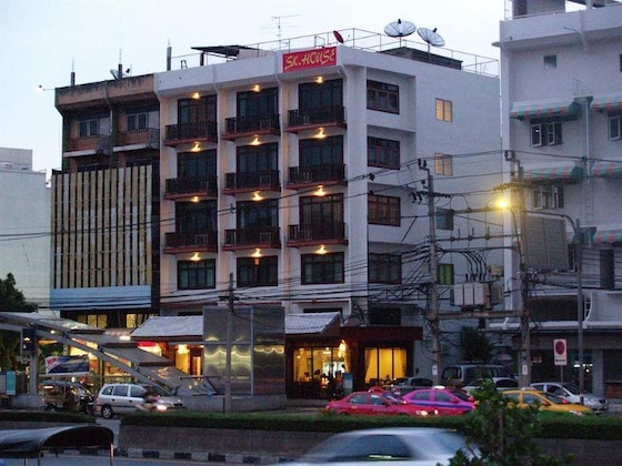 Gallery - Sk Boutique Maha Nakhon