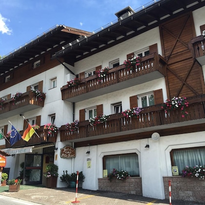 Gallery - Hotel Meublé Villa Neve