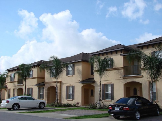 Gallery - Villas At Regal Palms