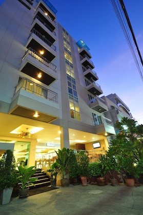Gallery - Flipper House Hotel
