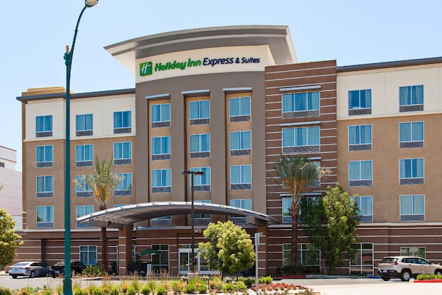 Gallery - Holiday Inn Express & Suites Anaheim Resort Area By Ihg