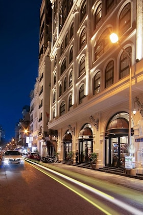 Gallery - May De Ville Lakeside Hotel