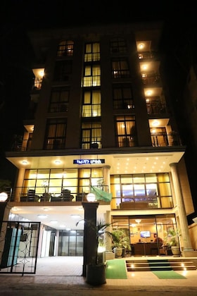 Gallery - Caravan Hotel