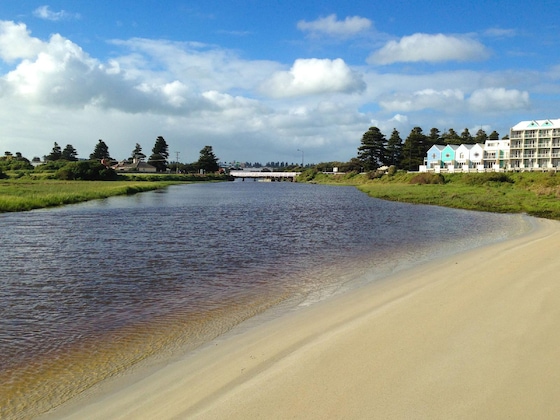 Gallery - Lady Bay Resort