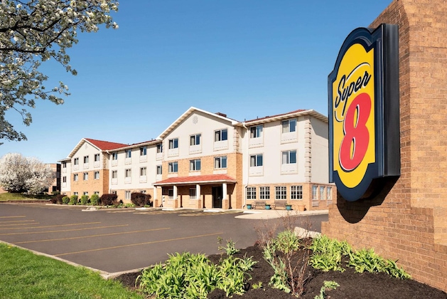 Gallery - Super 8 By Wyndham Akron S Green Uniontown Oh