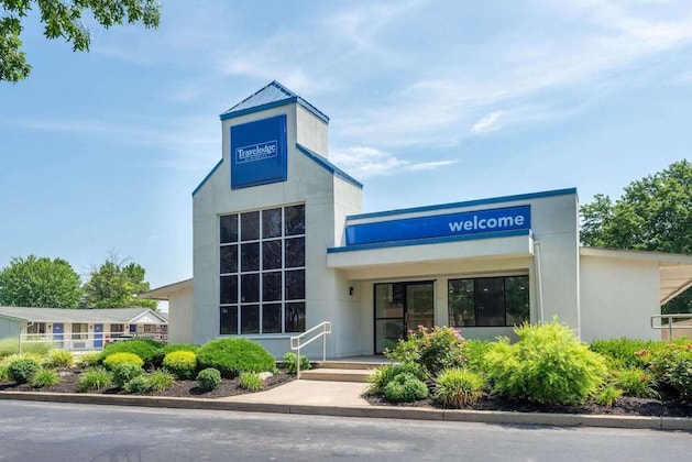 Gallery - Travelodge by Wyndham Essington Philadelphia Airport