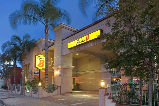 Gallery - Super 8 By Wyndham North Hollywood