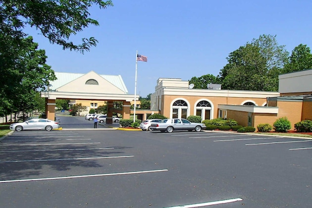 Gallery - Econo Lodge Wickliffe - Cleveland East